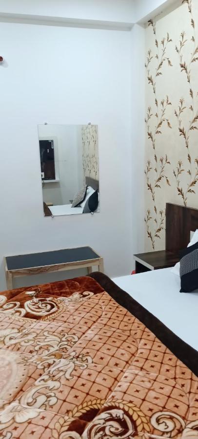 Shree Gorakhnath Guest House Ayodhya Ngoại thất bức ảnh